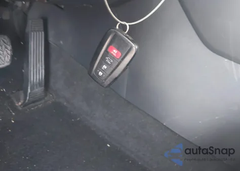 2021 Toyota Rav4 Xle z USA, uszkodzony, nr VIN 2T3W1RFV8MW109600